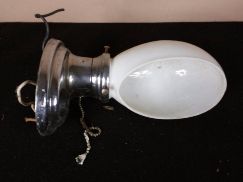lot 83 image: Vintage Unique Lighting Fixture