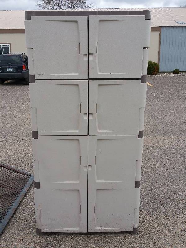 lot 12 image: 4 Shelf Rubbermaid Cabinet