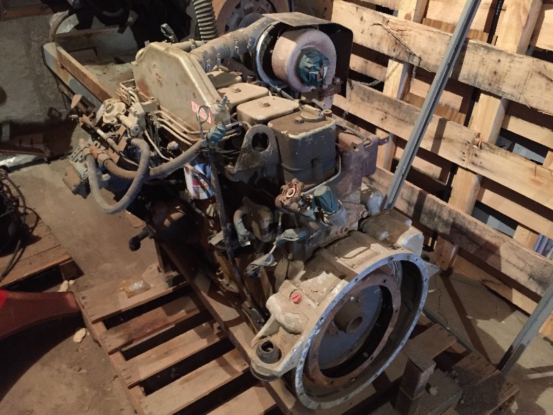 Cummins 5.9 motor