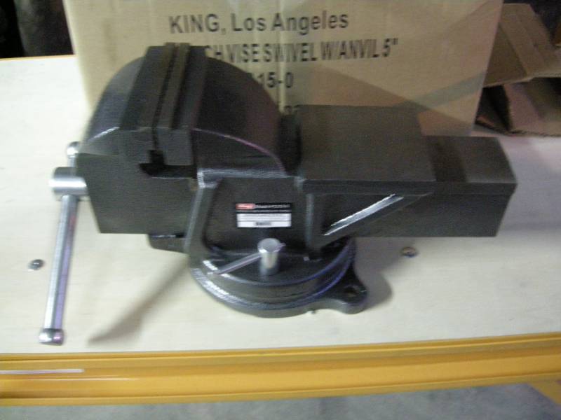 King Swivel Bench Vise with Anvil