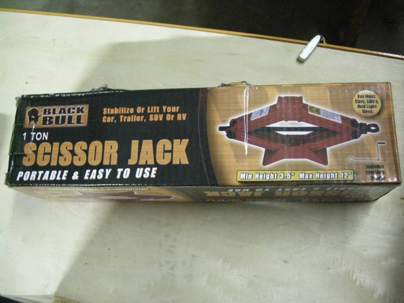 Black Bull Scissor Jack