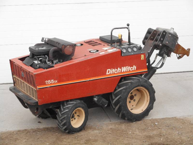 Ditch Witch 255-SX Trencher