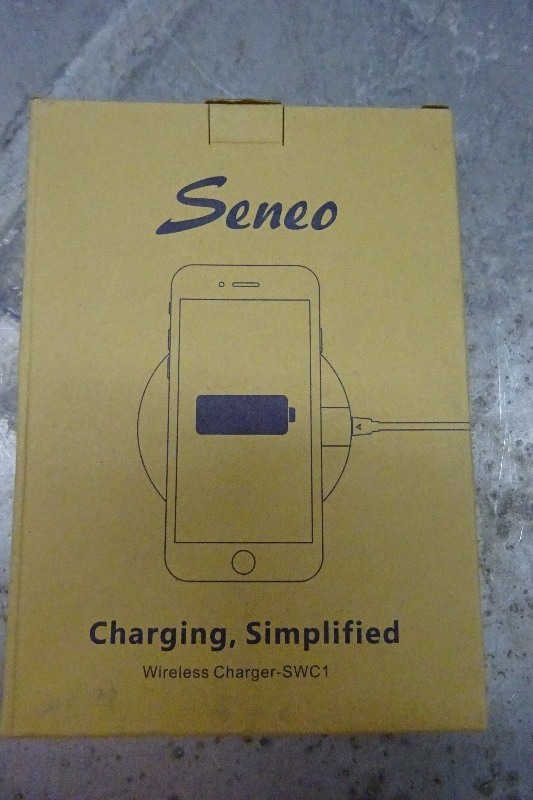 lot 8 image: Wireless charger