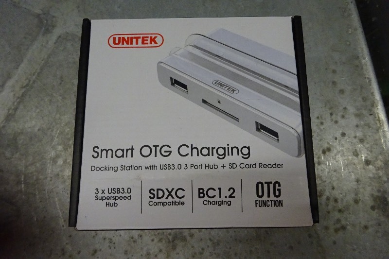 lot 19 image: Smart OTG charging 3x USB 3.0