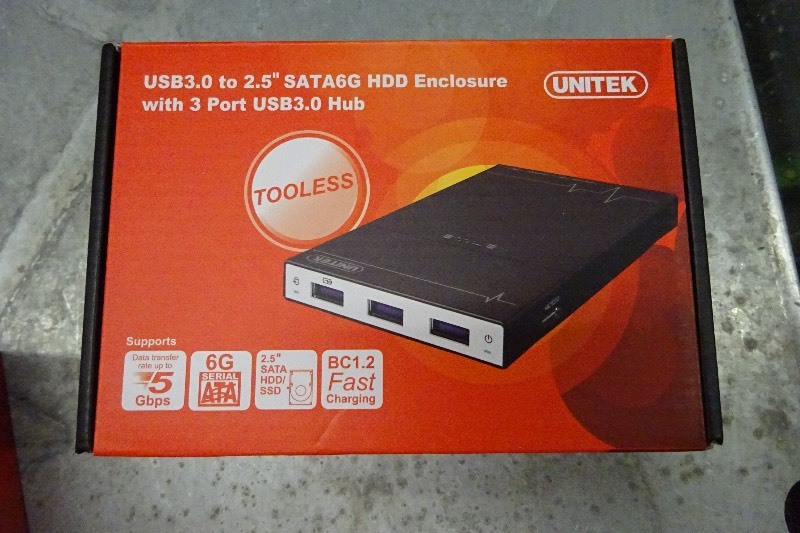 lot 20 image: Usb 3.0 to 2.5 SATA 6g HDD with 3 port USB 3.0 hub