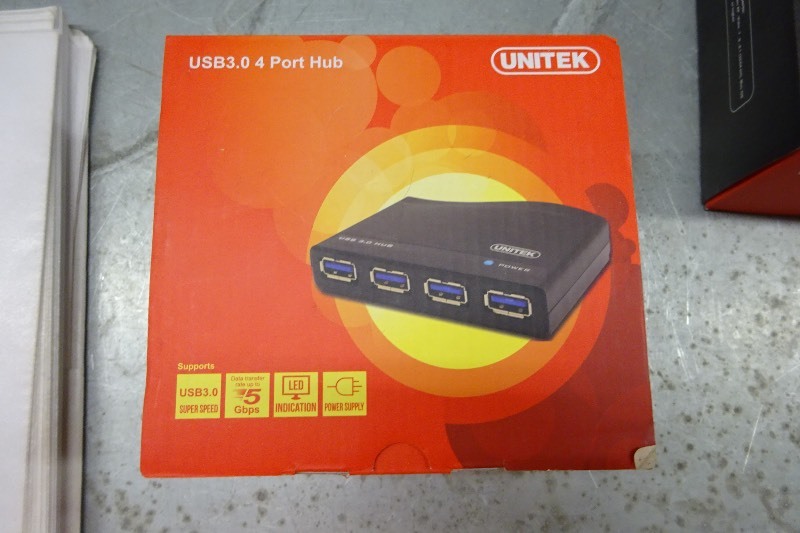 lot 21 image: Usb 3.0 4 port hub