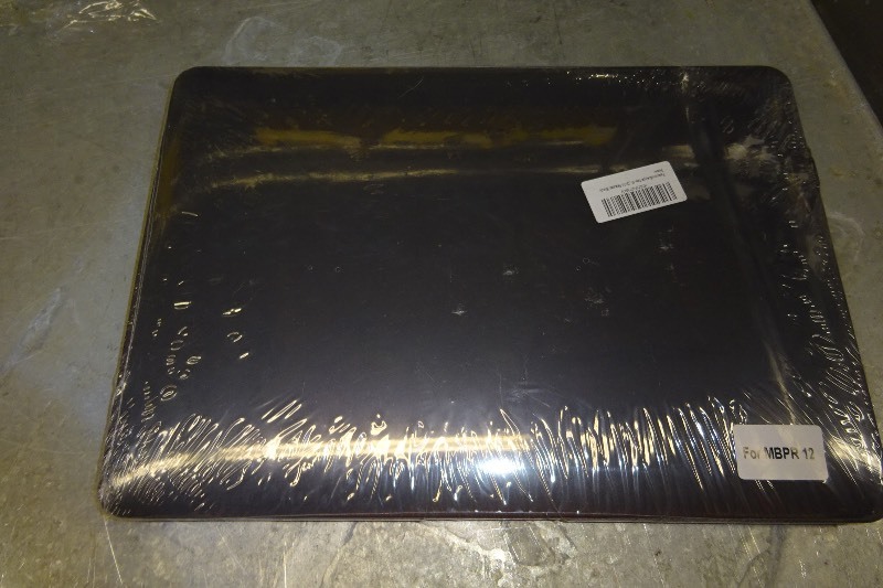 lot 28 image: Apple MacBook 12 cover