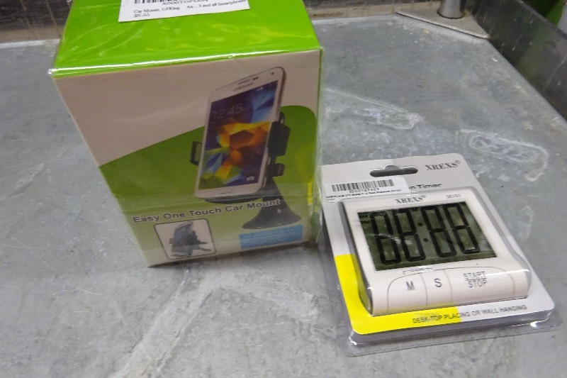 lot 45 image: Phone holder, timer