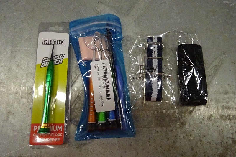 lot 46 image: Cellphone repair items