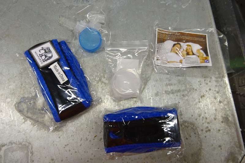 lot 62 image: snoring items