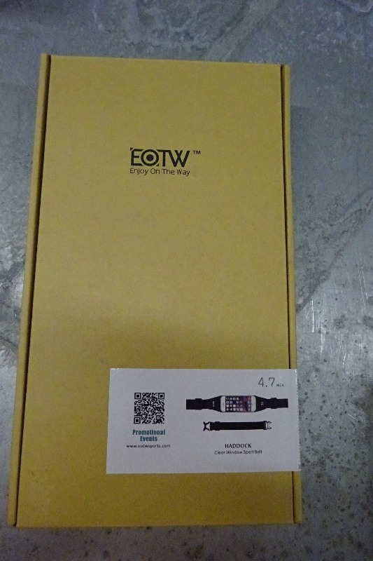lot 87 image: Fitness phone bands