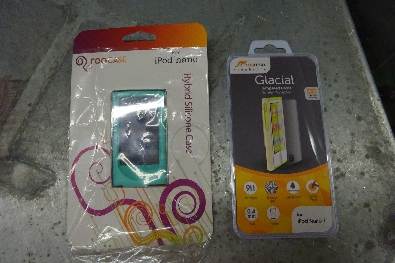 lot 91 image: IPod Nano case and screen protector