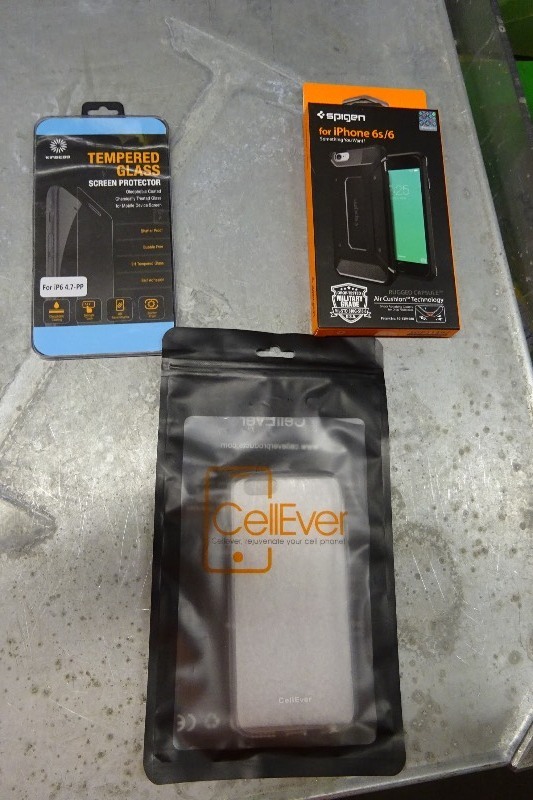 lot 98 image: IPhone 6 4.7 cases (2) and screen protector