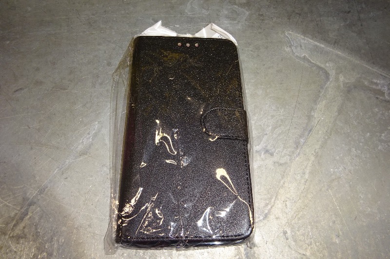 lot 106 image: Note 4 case
