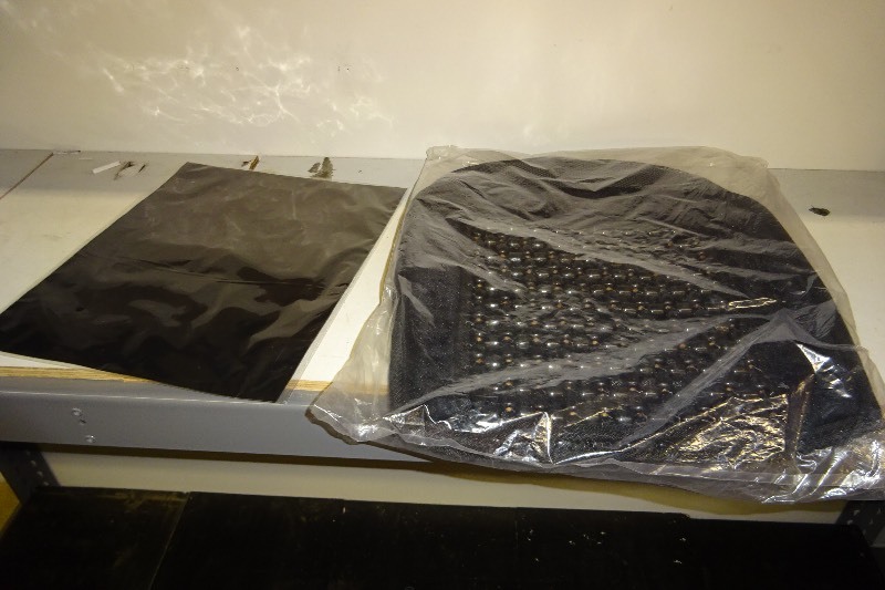 Grill mat, bead seat