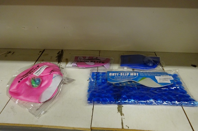 Anti slip mat, swim hats