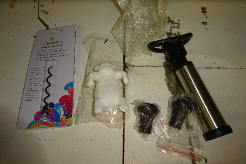Wine vacuum, tea infuser, cork replacement