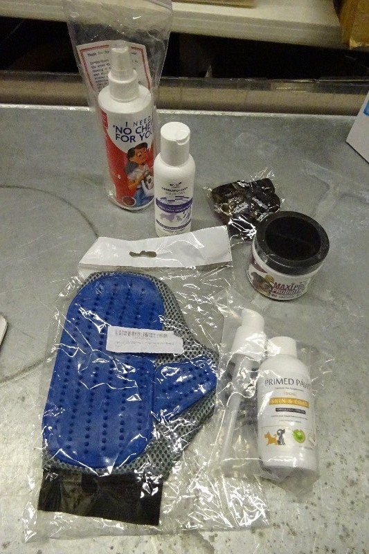 Puppy pack, Whistle, shampoo, brushmitt
