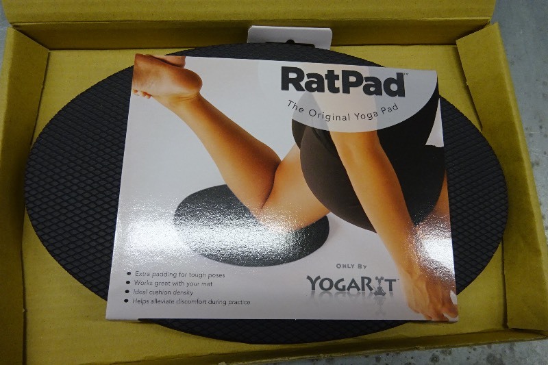 Yoga knee pad