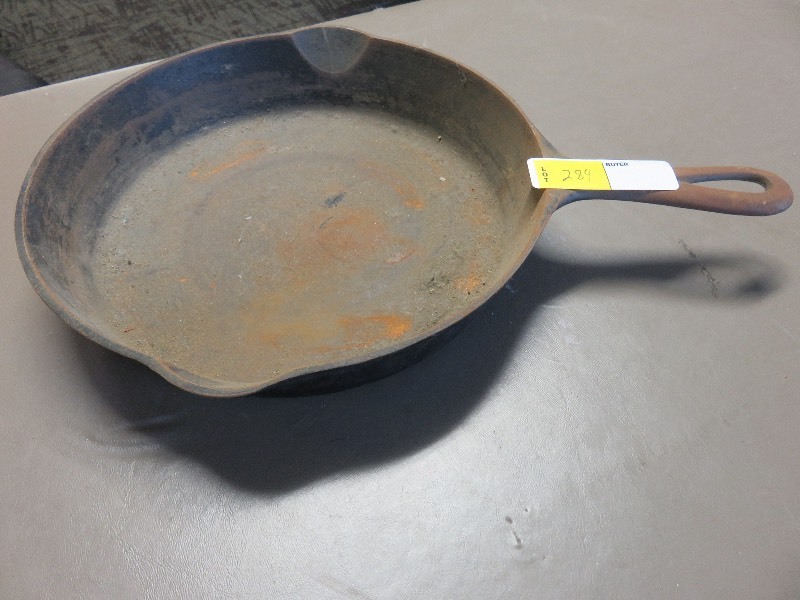 Cast Iron Fry Pan