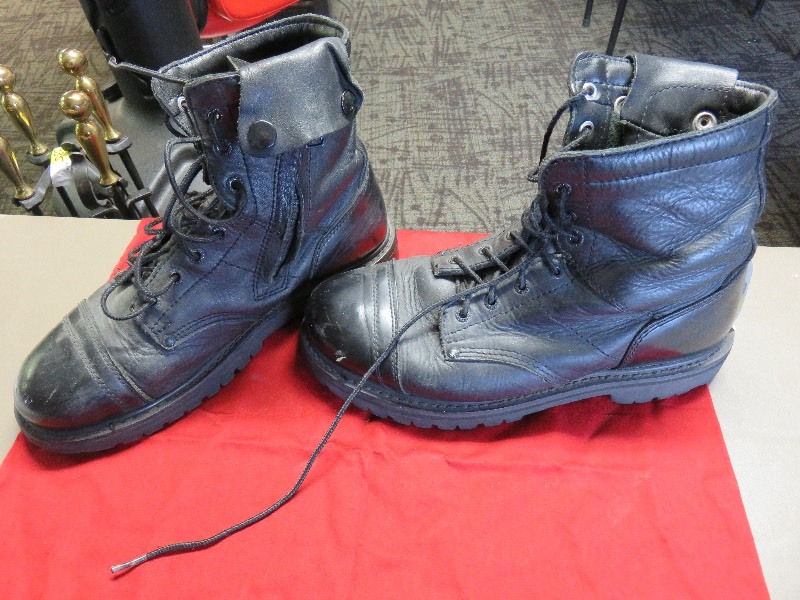Mens boots