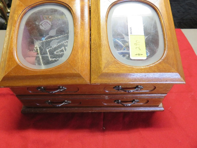 Jewelry Box with jewelry