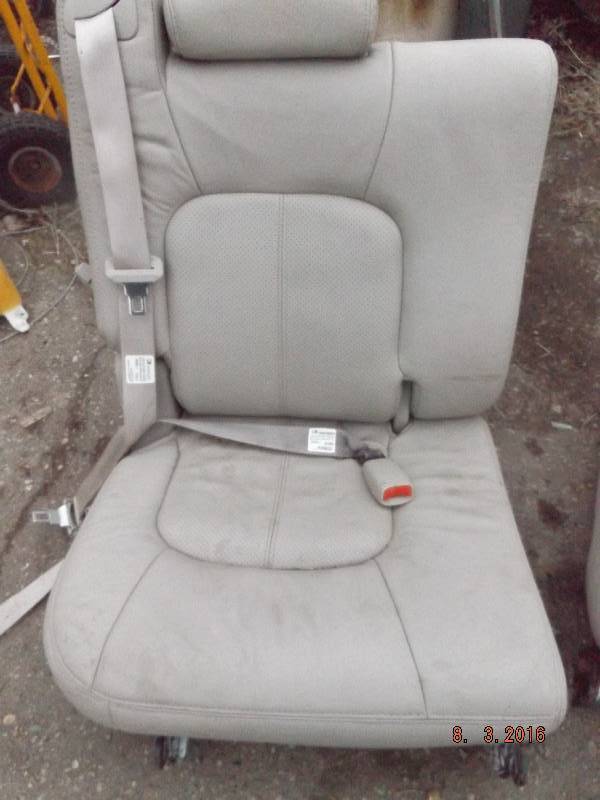 lot 30 image: Leather Chevrolet 2nd Row Seats