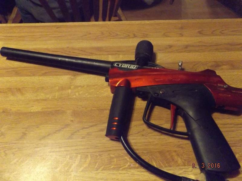 lot 36 image: Cybrid Semi-Automatic Paintball Gun