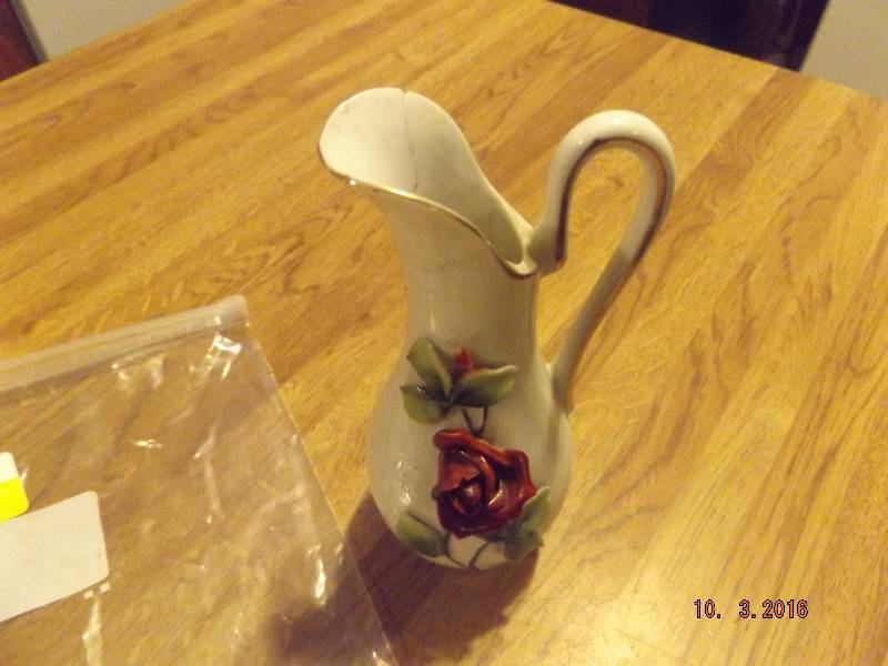 lot 47 image: Vase