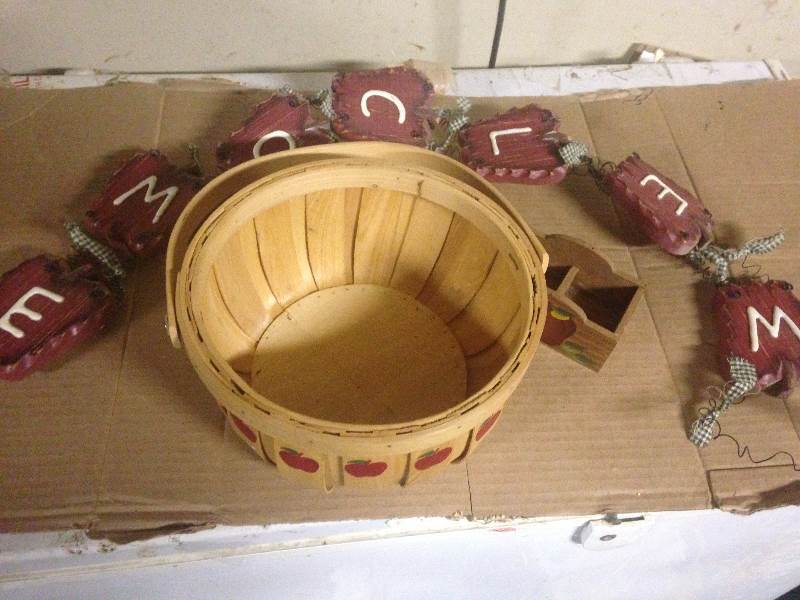apple home decor.lot