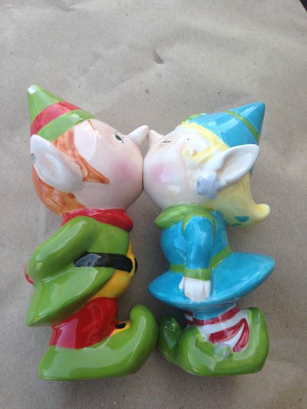 kissing elves salt and pepper