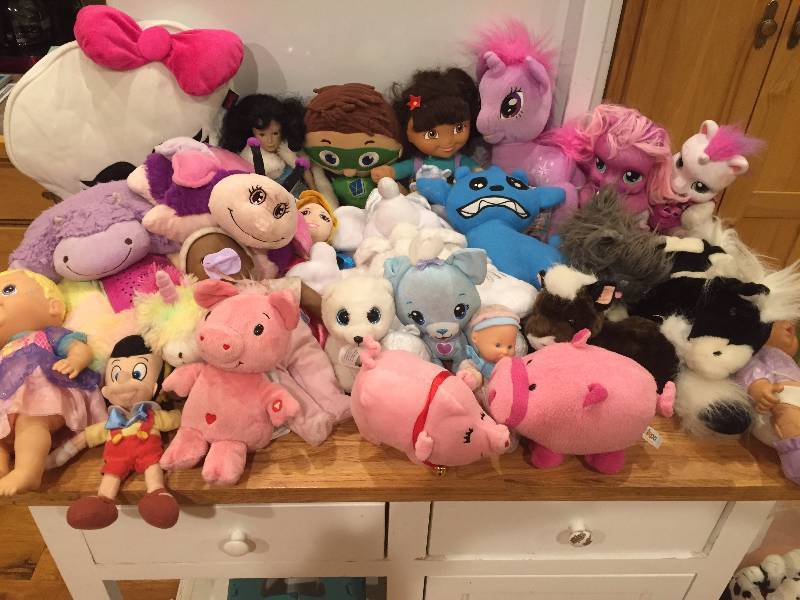 Lot of Dolls & Animals