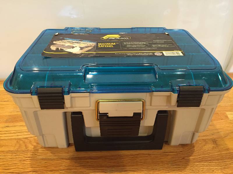 lot 19 image: Plano Magnum Satchel - Tackle Box