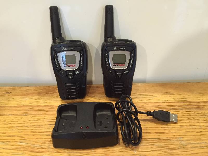 lot 77 image: Cobra - 23 Mile Range (Walkie Talkies)