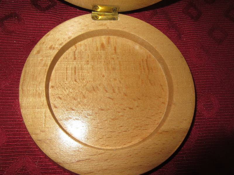 COLLECTIBLE WOODEN HAMBURGER PRESS