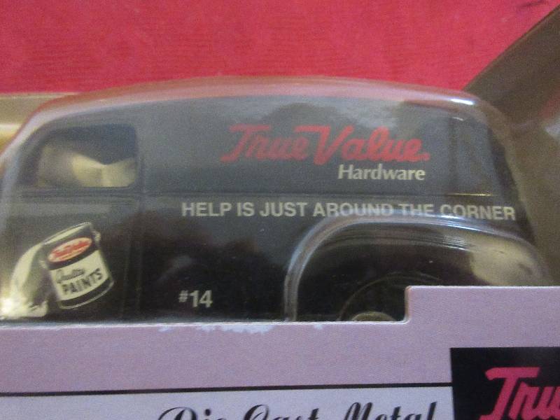 TRUE VALUE DIE CAST METAL BANK