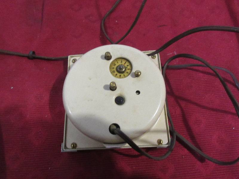 WESTELOX ELECTRIC ALARM CLOCK