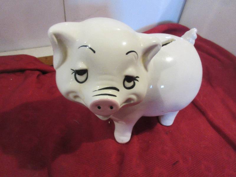 COLLECTIBLE GLASS PIGGY BANK