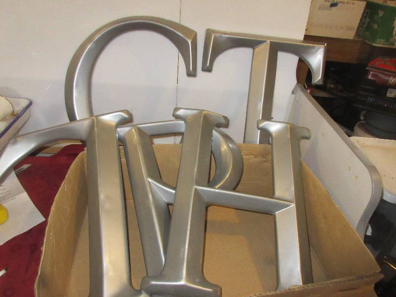PLASTIC LETTERS