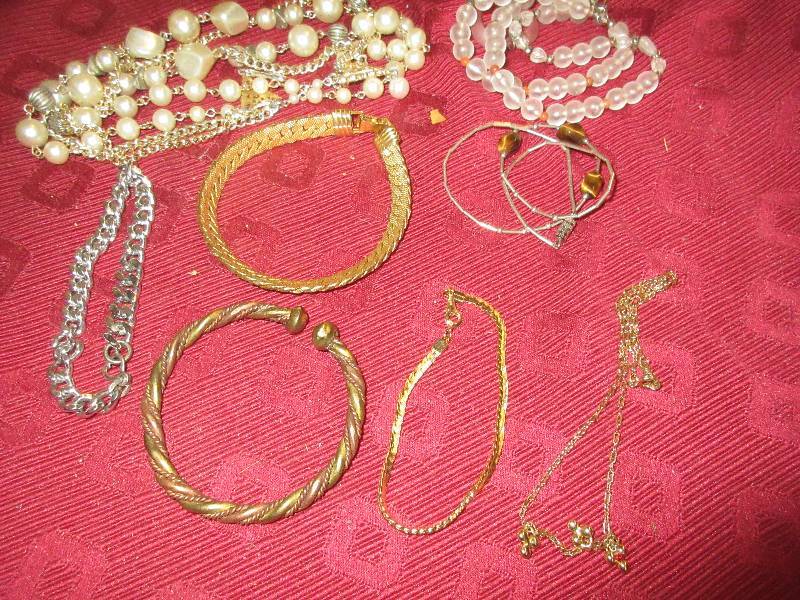 KNECKLACES AND BRACELETS