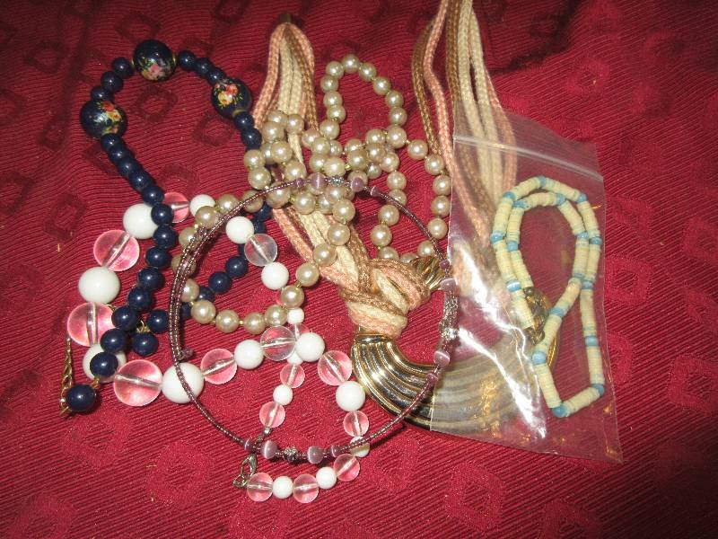 MOSTLY  COSTRUM JEWLERY