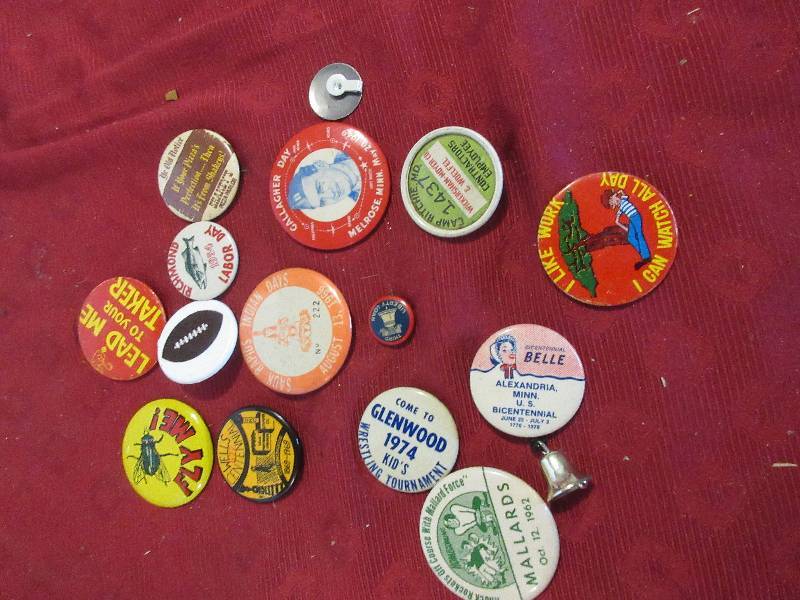 COLLECTIBLE BUTTONS