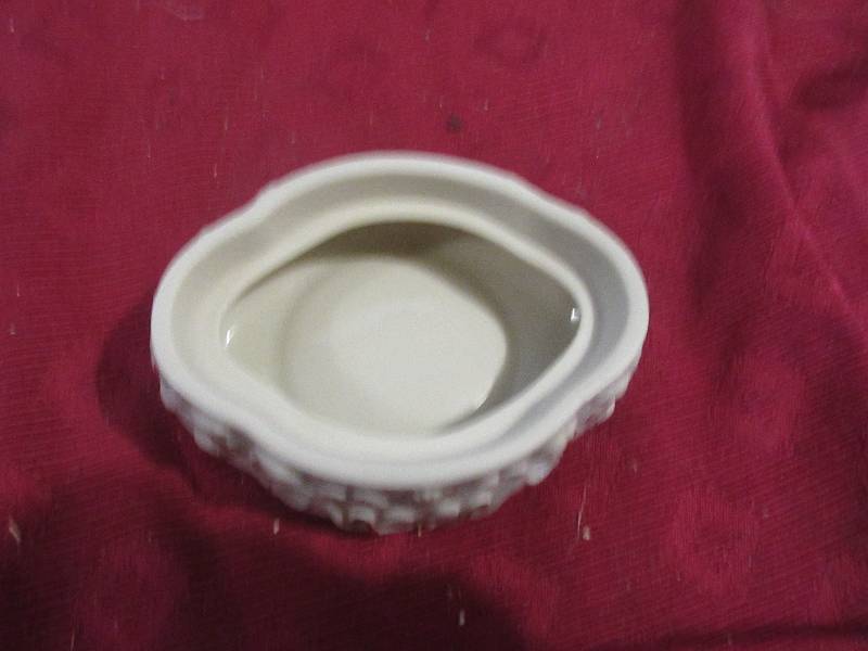 COLLECTIBLE TRINKET BOX
