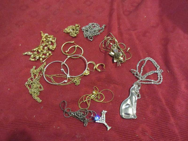 BEAUTIFUL JEWLERY