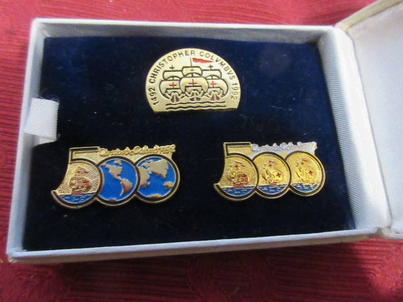 VINTAGE PINS