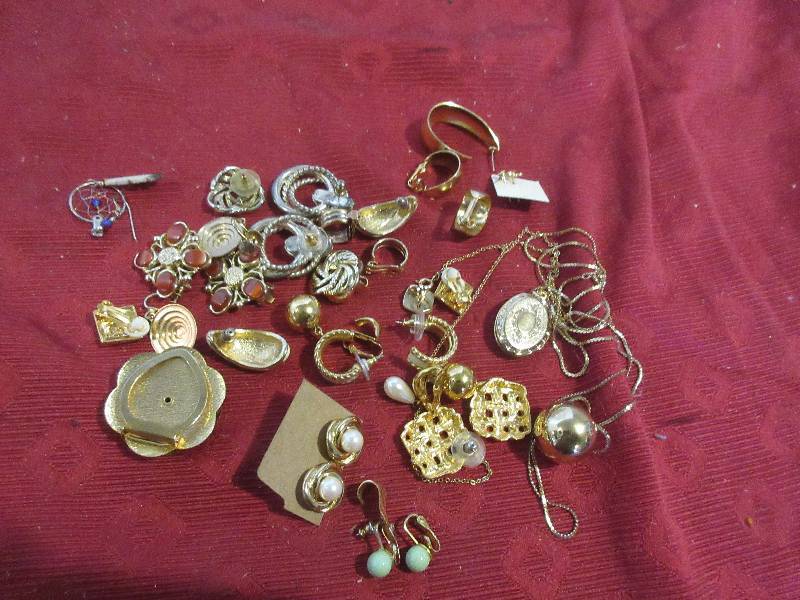 GOLD JEWLERY