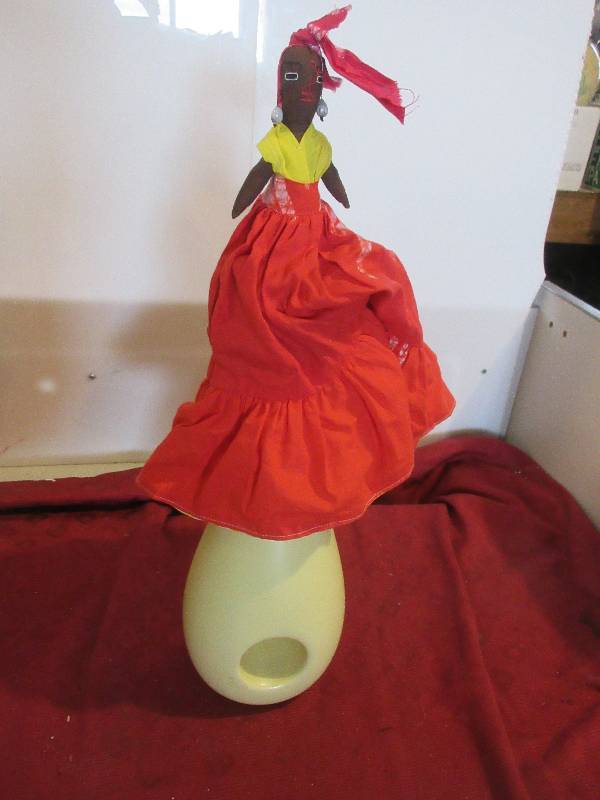 YELLOW VASE AND 2 WAY DOLL
