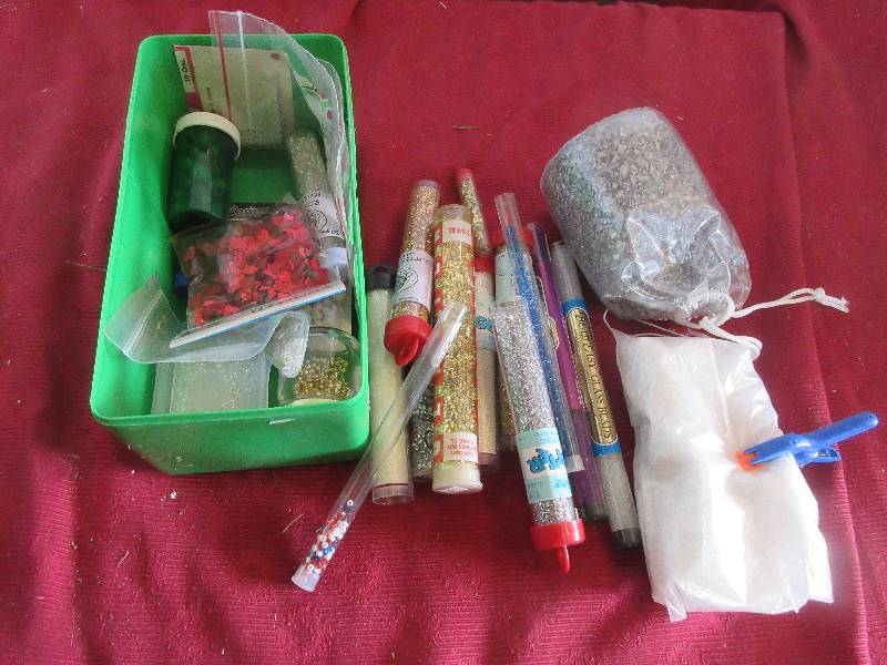 8 PKS OF CRAFTING GLITTER