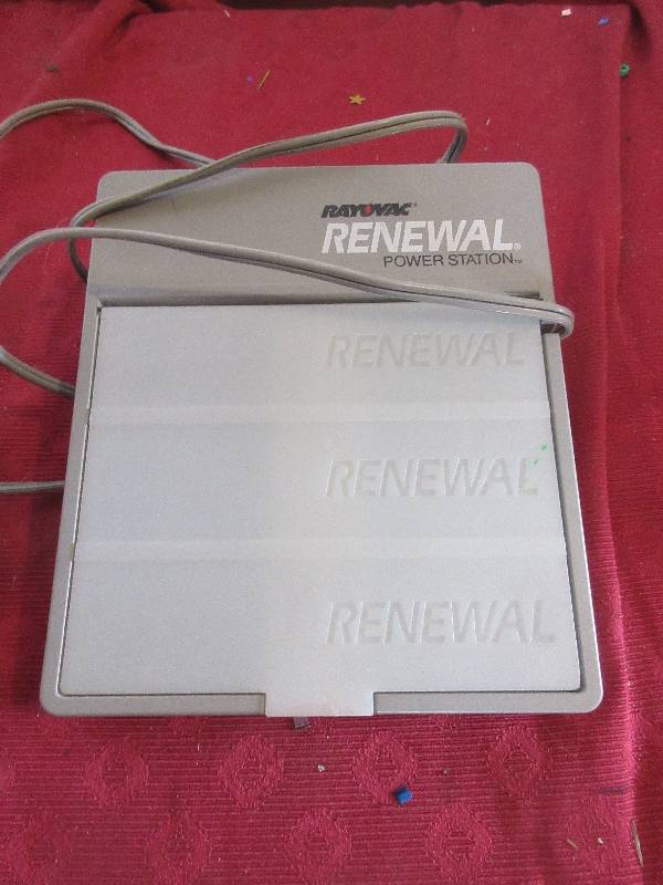 RAYOVAC RENEWAL BATTERY CHARGER