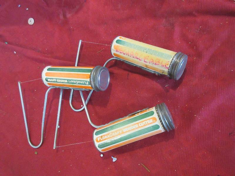 3 FLORACRAFT WONDER CUTTERS
